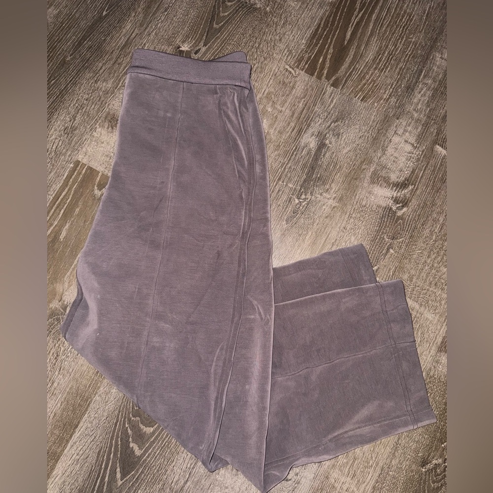Lululemon softstreme pintuck mid rise pant